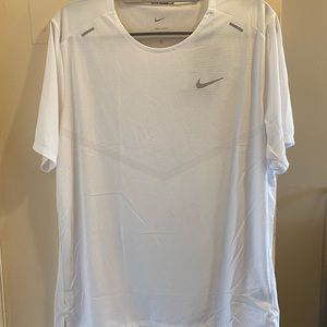Nike Dri-Fit Athletic Lightweight Shirt - L